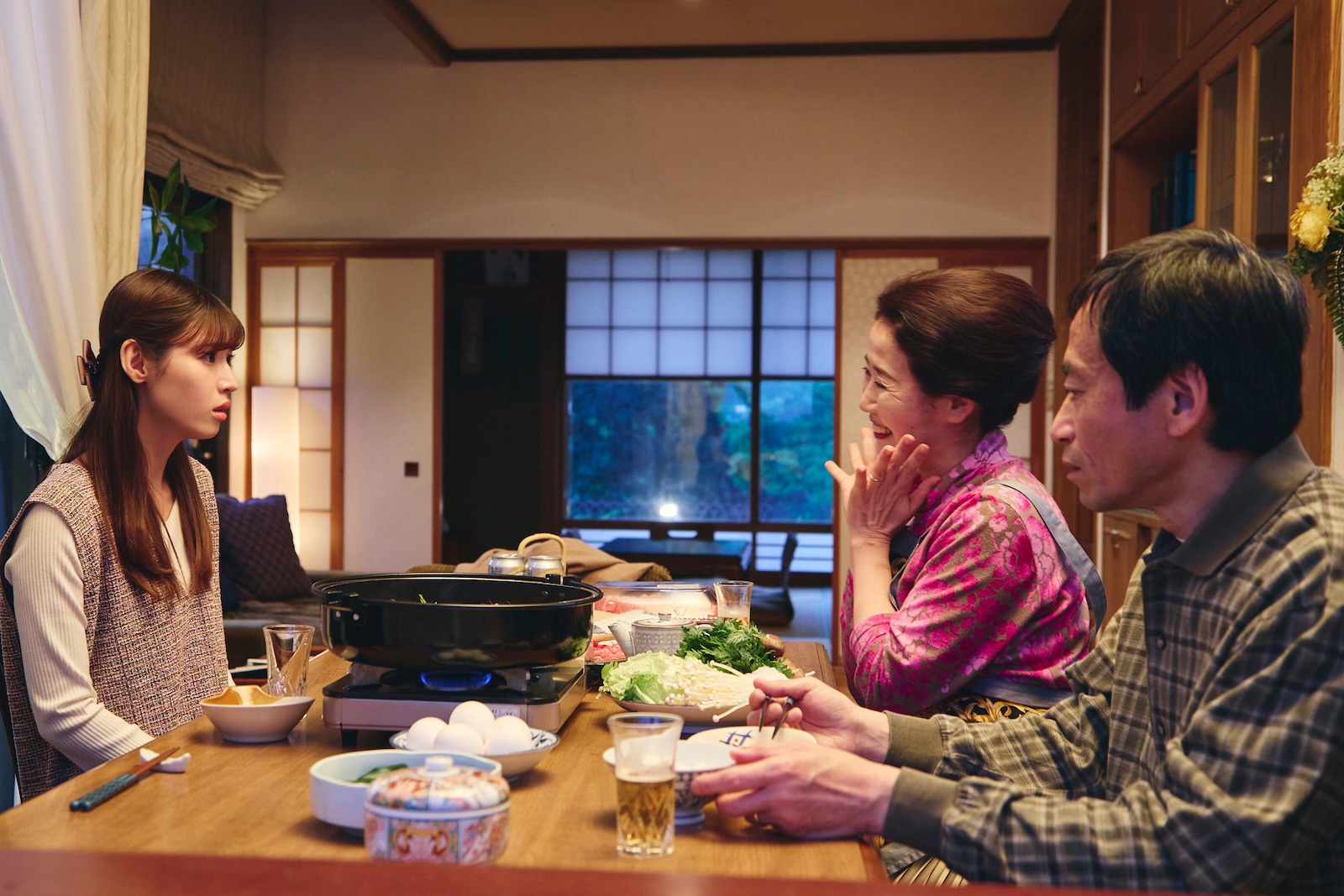 ドラマ『私の夫と結婚して』に出演する白石聖