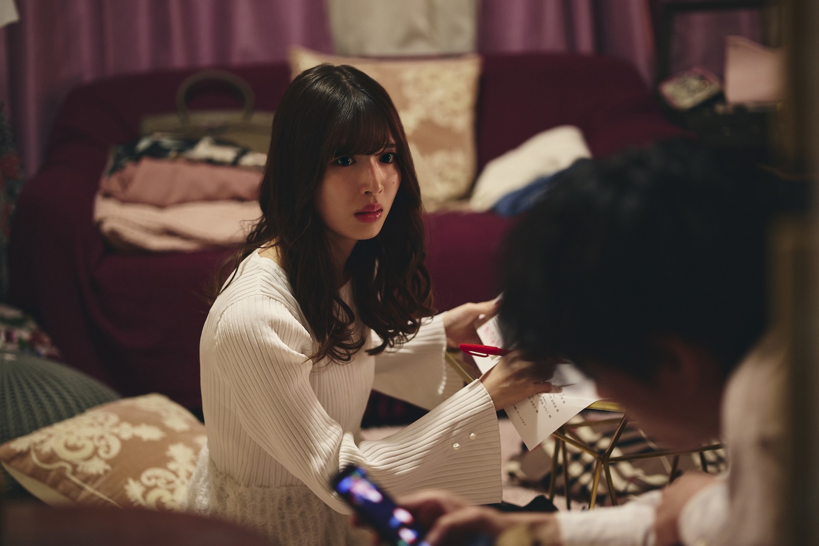 ドラマ『私の夫と結婚して』に出演する白石聖