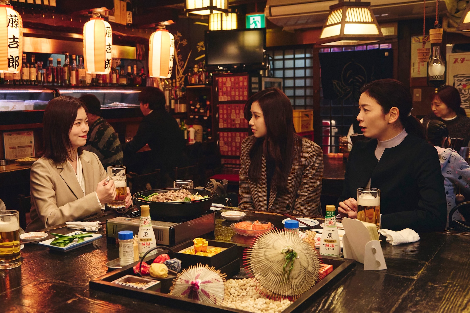 ドラマ『私の夫と結婚して』に出演する小芝風花、田畑智子、黒崎レイナ