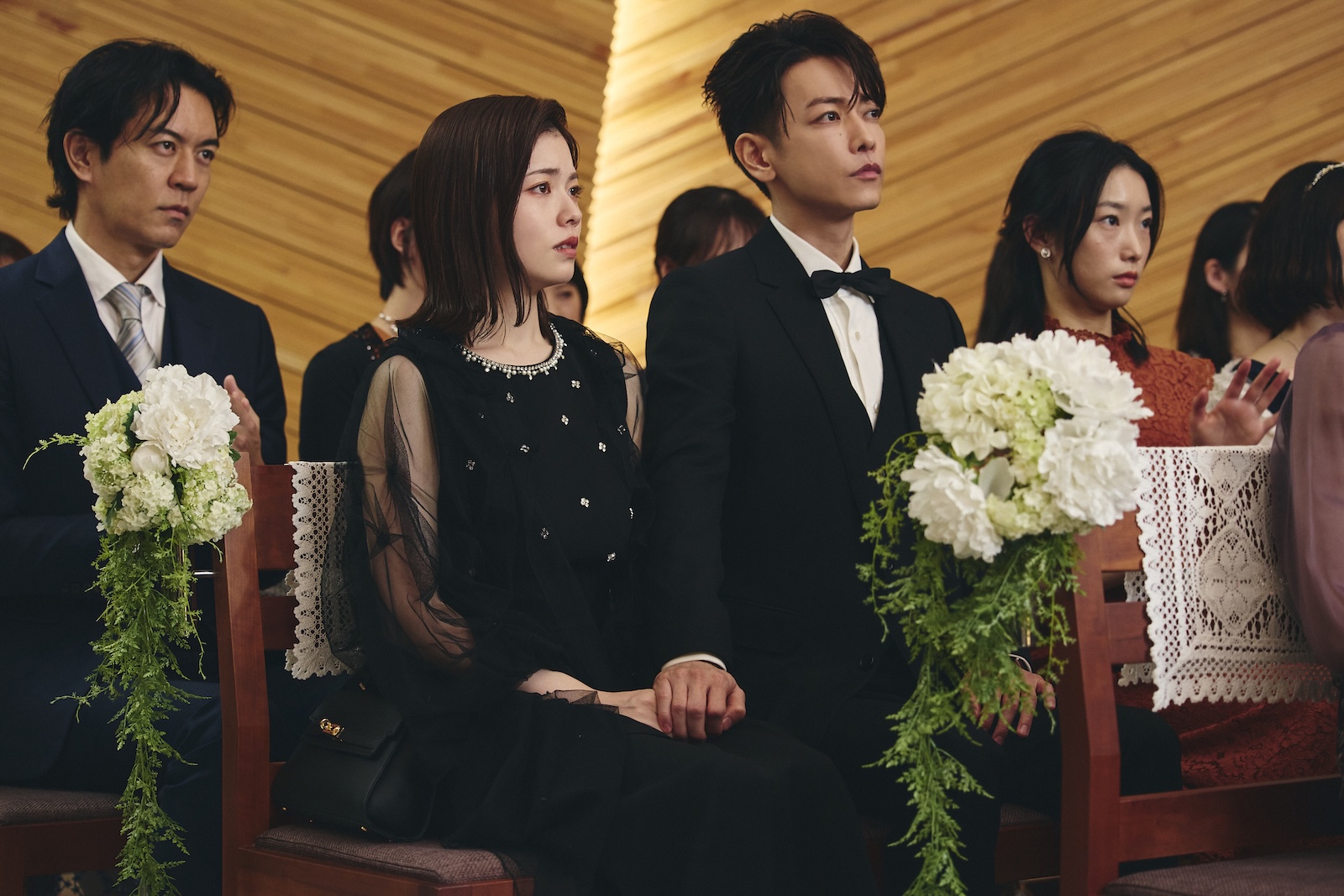 ドラマ『私の夫と結婚して』に出演する小芝風花、佐藤健