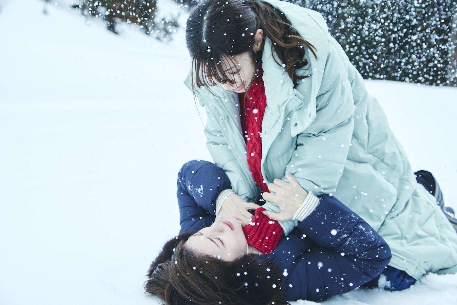 Amazon Original ドラマ『私の夫と結婚して』に出演する小芝風花、白石聖