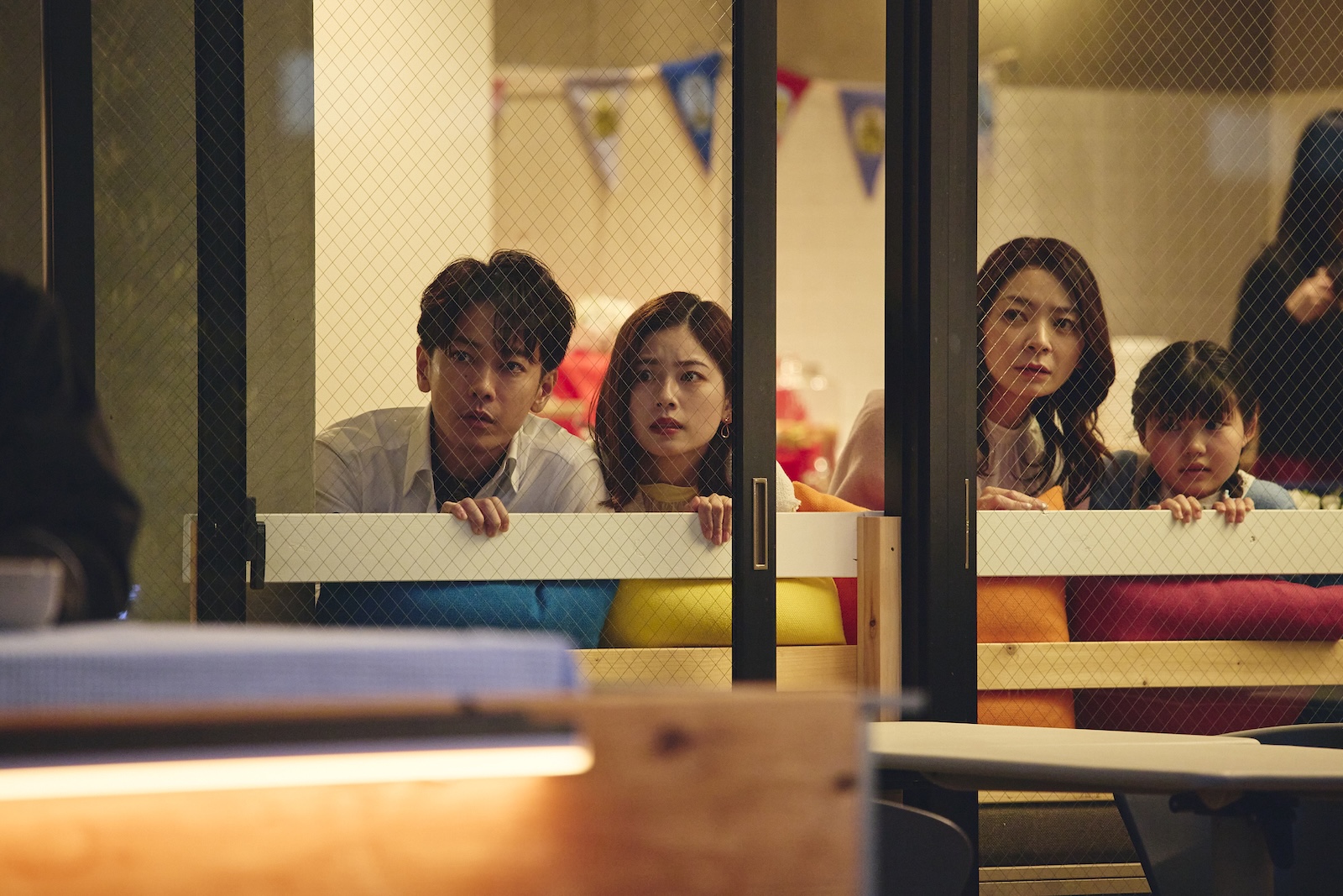 Amazon Original ドラマ『私の夫と結婚して』に出演する佐藤健、小芝風花