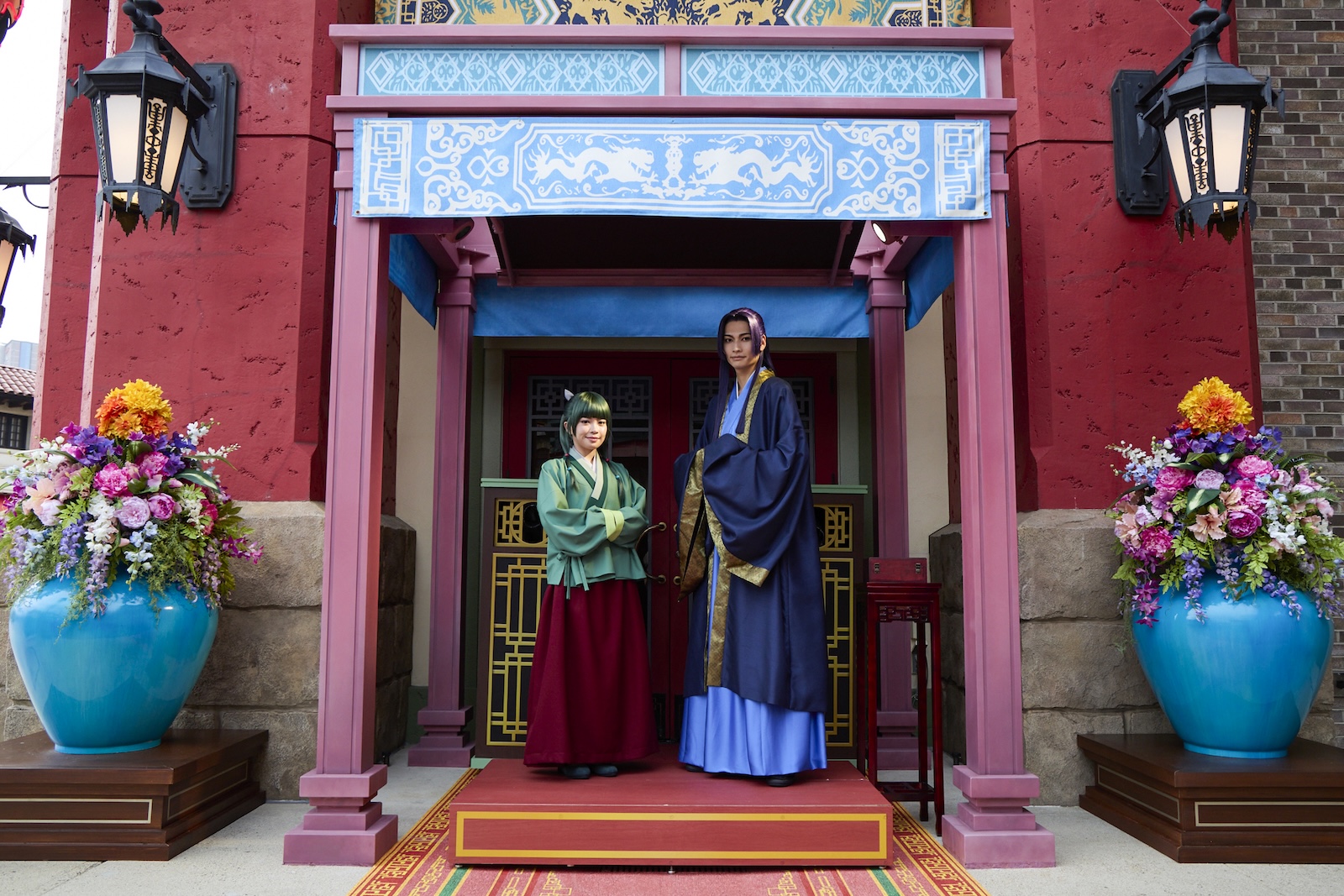 アニメ『薬屋のひとりごと』とユニバーサル･スタジオ･ジャパンがコラボしている『薬屋のひとりごと ミステリー・ウォーク ～謎の薬を調査せよ～』