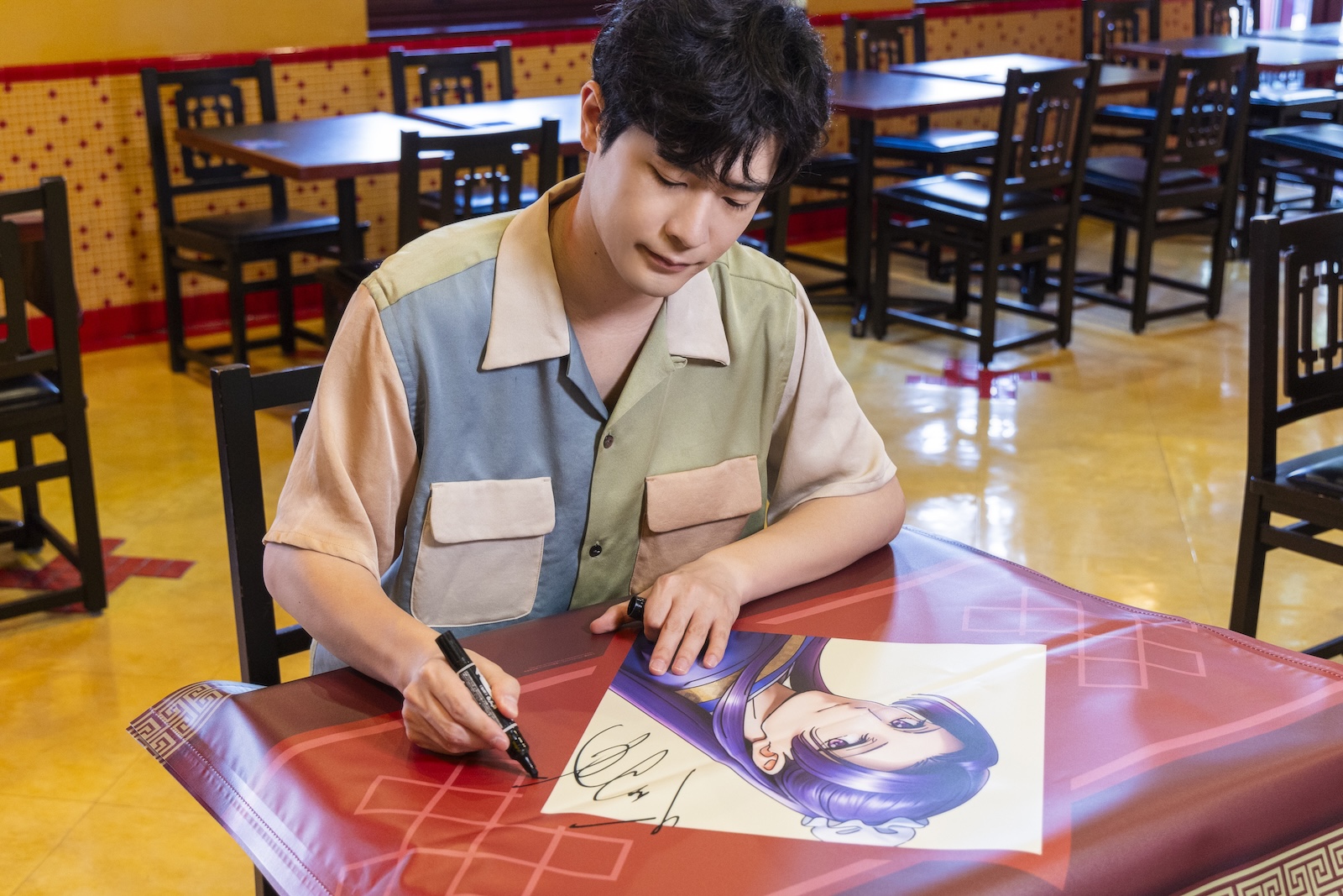 アニメ『薬屋のひとりごと』とユニバーサル･スタジオ･ジャパンがコラボしている『薬屋のひとりごと ミステリー・ウォーク ～謎の薬を調査せよ～』を体験した大塚剛央