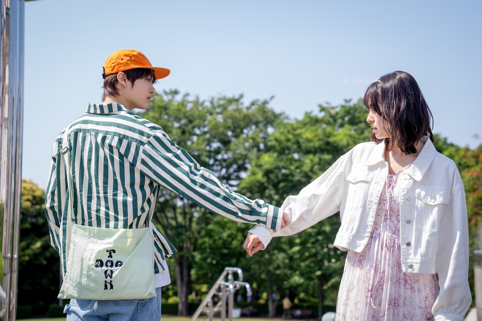 ドラマ『海老だって鯛が釣りたい』に出演する田辺桃子、EJ（&TEAM）