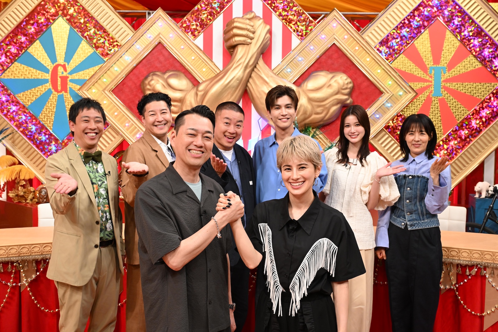 『ゴールデンタッグ』に出演する井森美幸、岩田剛典、生見愛瑠、チョコレートプラネット、森田哲矢(さらば青春の光)、設楽統(バナナマン)、ホラン千秋