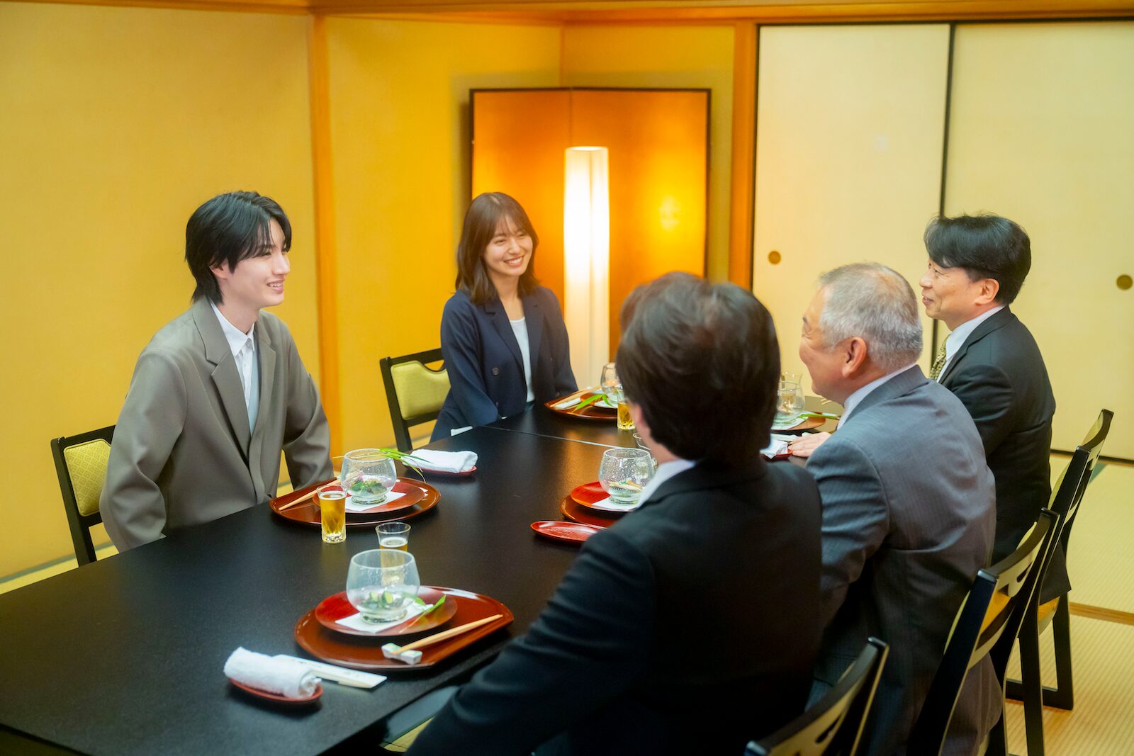 『海老だって鯛が釣りたい』に出演する田辺桃子、桜田通