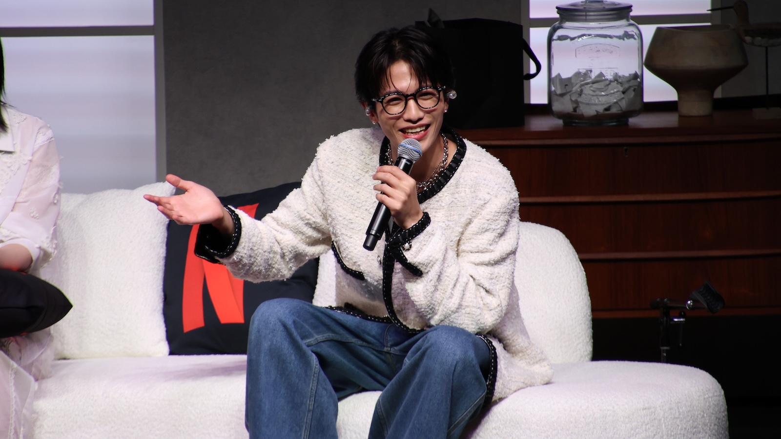 Netflixシリーズ『グラスハート』の世界最速試写会イベントにサプライズ登場した志尊淳