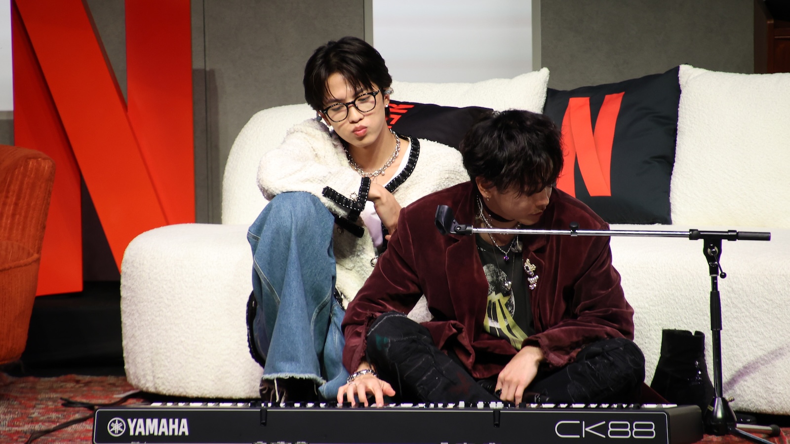 Netflixシリーズ『グラスハート』の世界最速試写会イベントにサプライズ登場した佐藤健、志尊淳