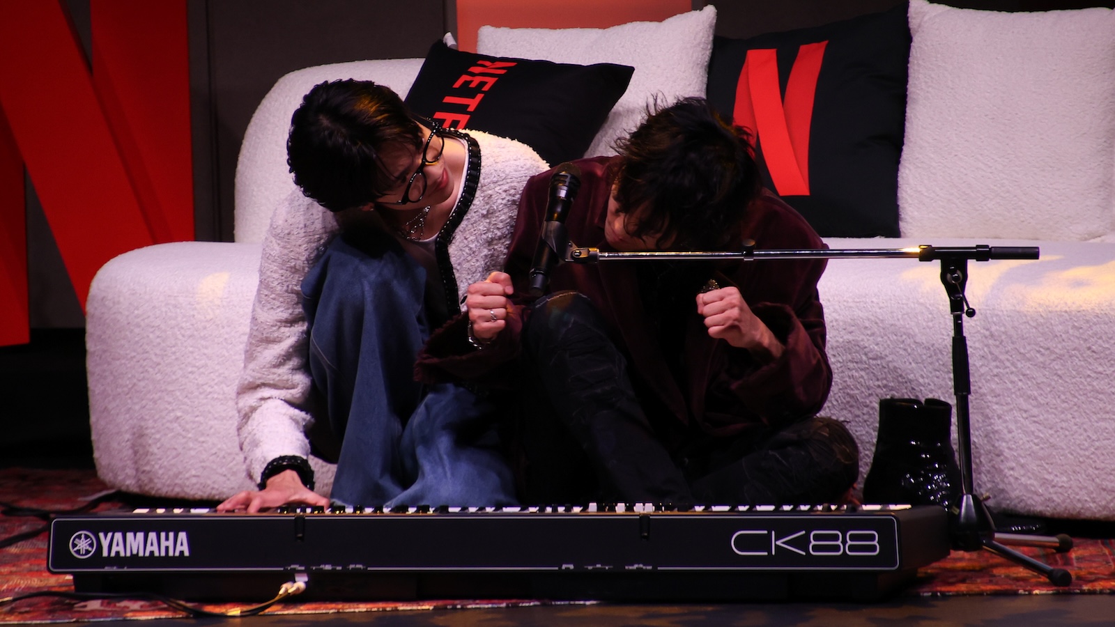 Netflixシリーズ『グラスハート』の世界最速試写会イベントにサプライズ登場した佐藤健、志尊淳