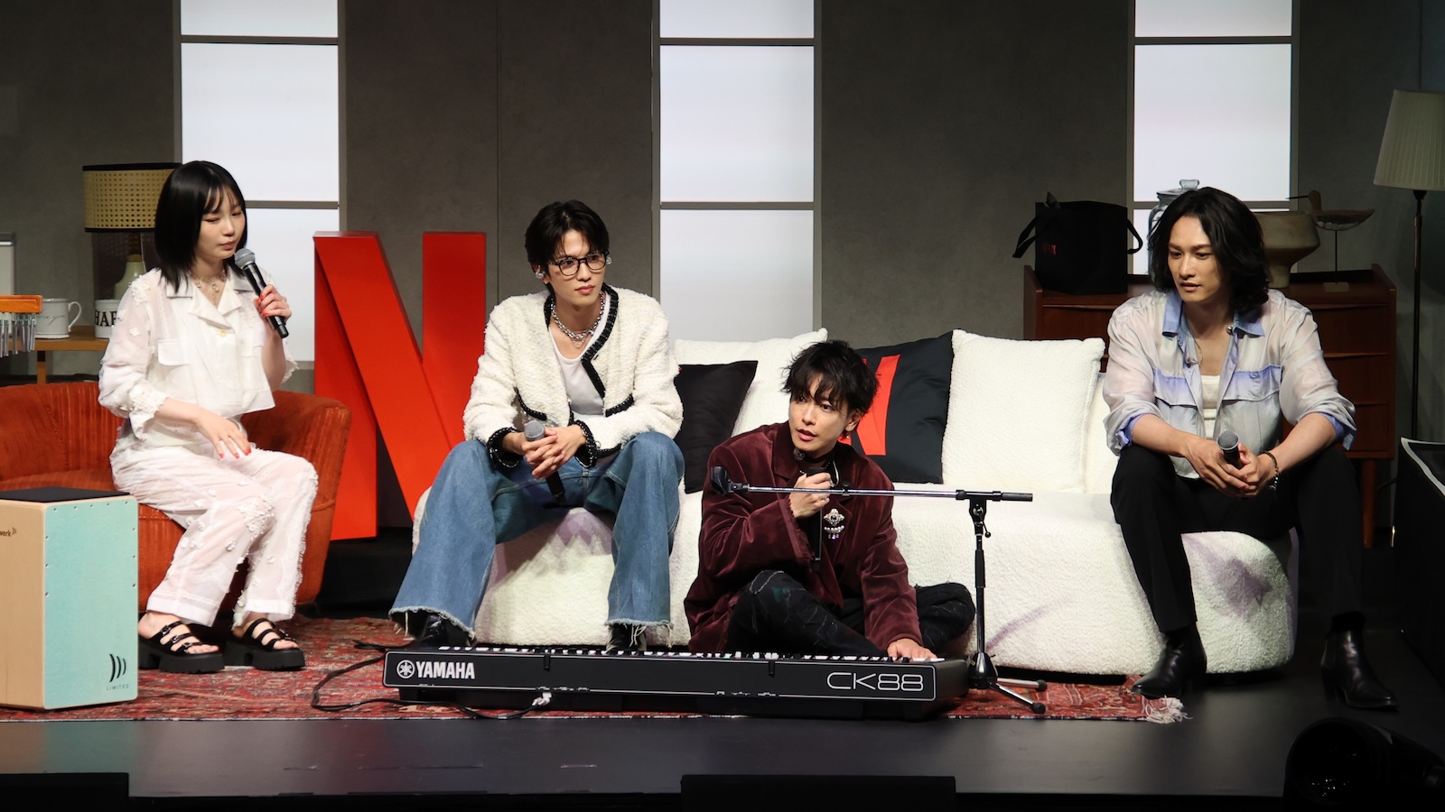 Netflixシリーズ『グラスハート』の世界最速試写会イベントにサプライズ登場した佐藤健、宮﨑優、町田啓太、志尊淳