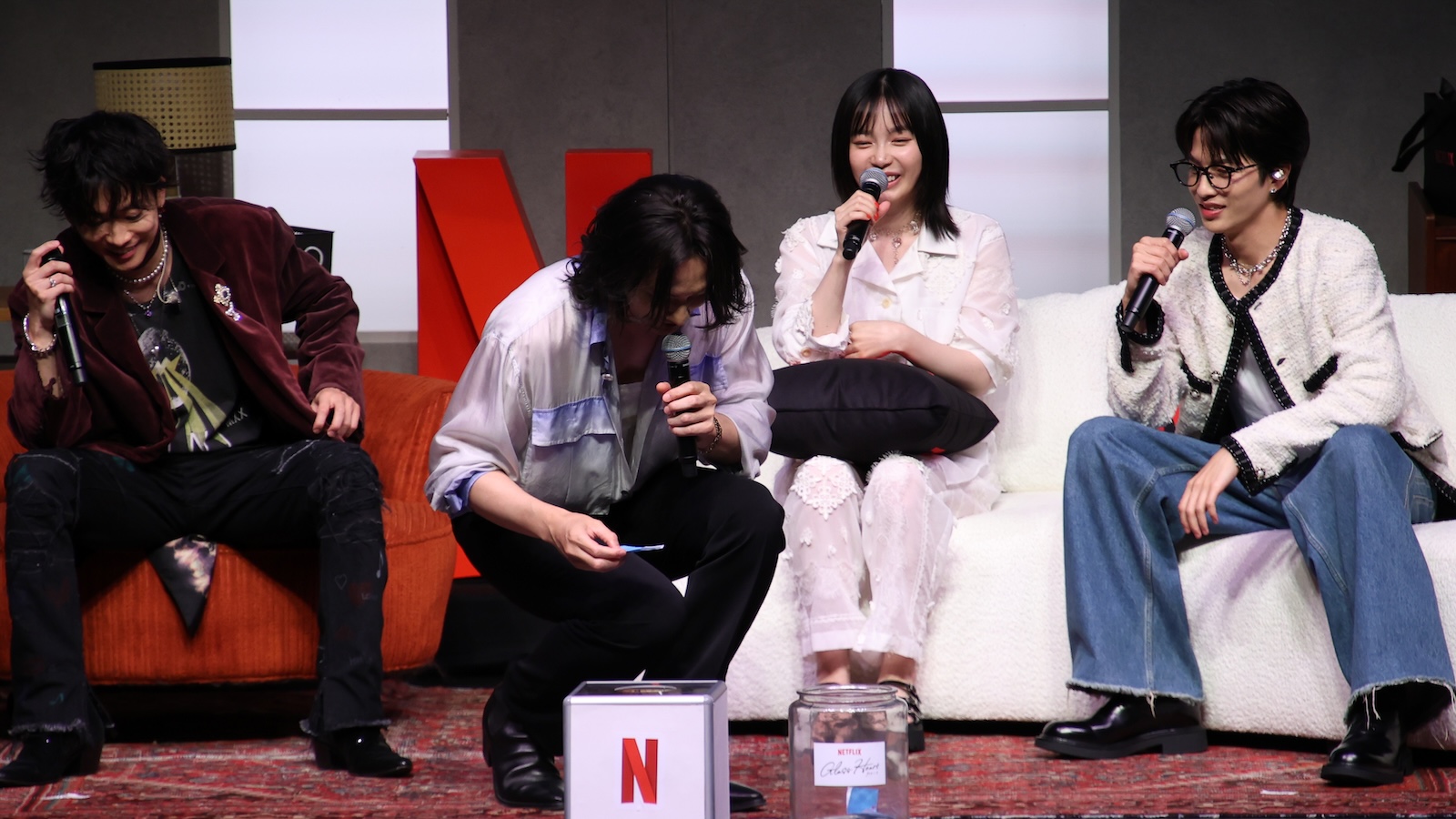 Netflixシリーズ『グラスハート』の世界最速試写会イベントにサプライズ登場した佐藤健、宮﨑優、町田啓太、志尊淳