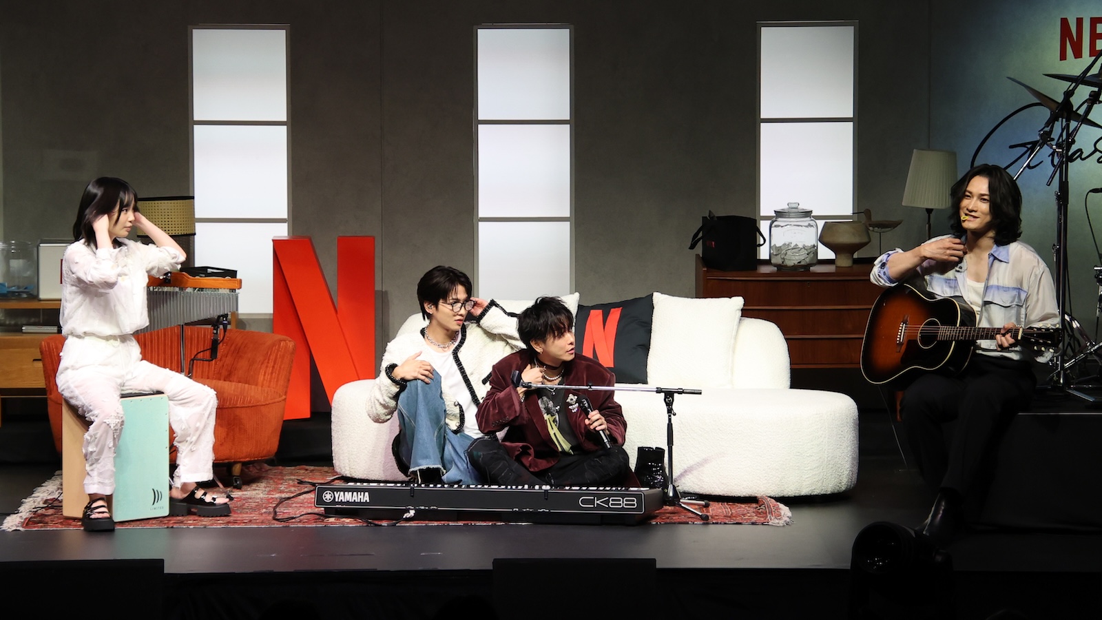 Netflixシリーズ『グラスハート』の世界最速試写会イベントにサプライズ登場した佐藤健、宮﨑優、町田啓太、志尊淳
