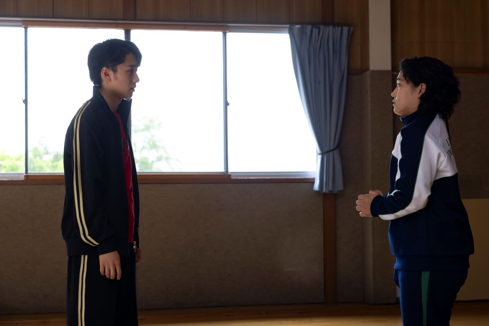 兄・奥山春馬(高村佳偉人)