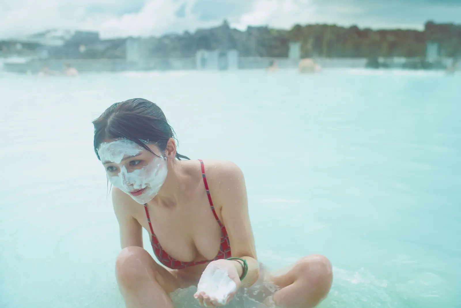 長濱ねる セカンド写真集先行第10弾は泥パックに挑戦！お気に入りは