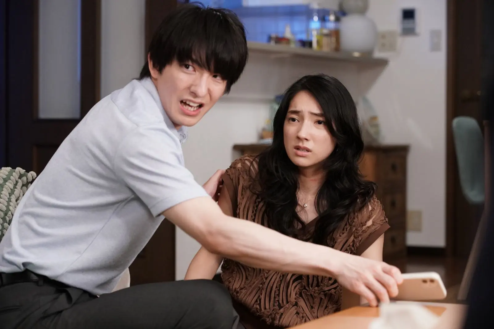 拓哉（前田公輝）がついに千春（仁村紗和）との離婚を決断するが