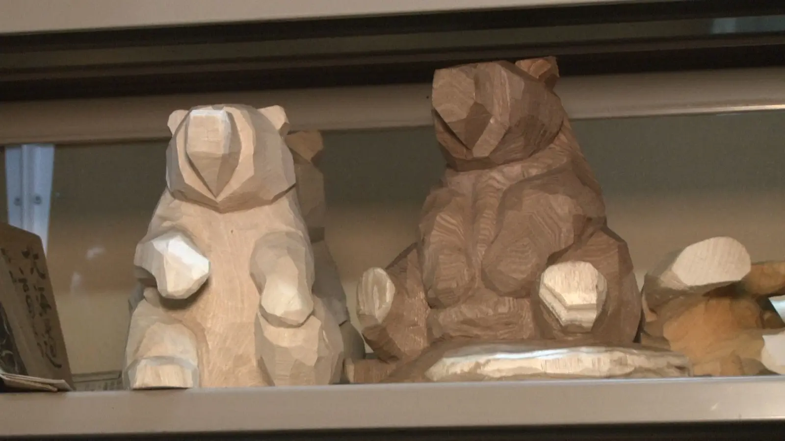 スワロフスキー ダイヤモンド型置物 大型（8cm径）保証書・座布団付