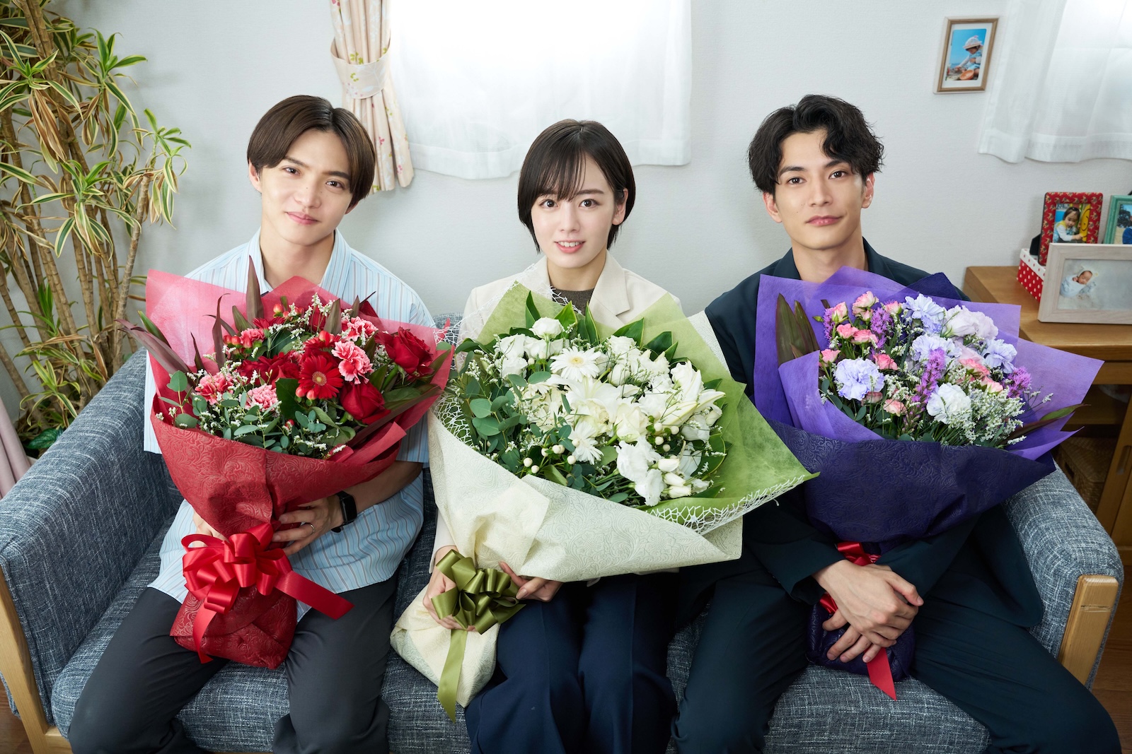 木曜ドラマ『恋愛禁止』でクランクアップを迎えた伊原六花、佐藤大樹（FANTASTICS）、渡邊圭祐