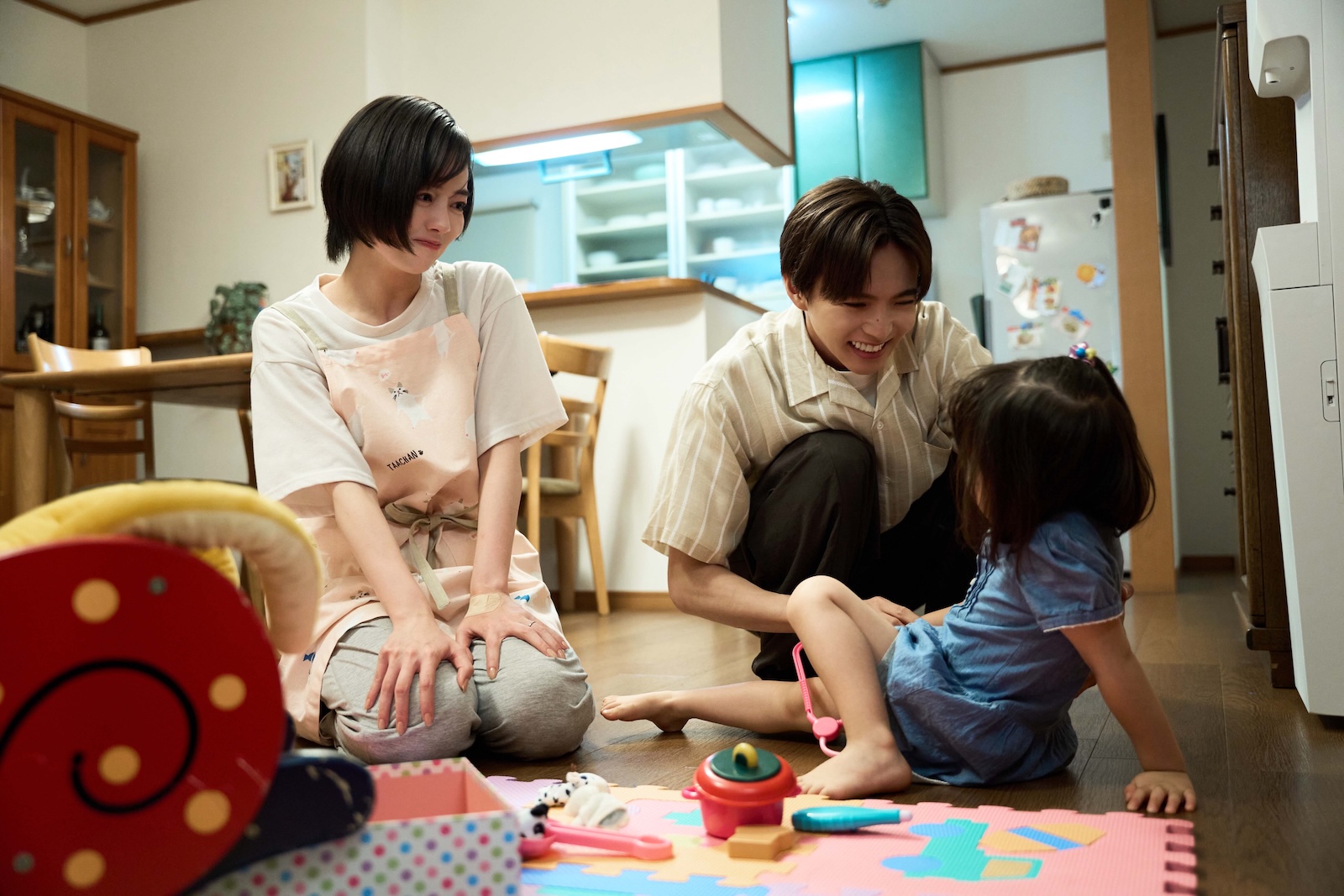 ドラマ『恋愛禁止』に出演する伊原六花、佐藤大樹
