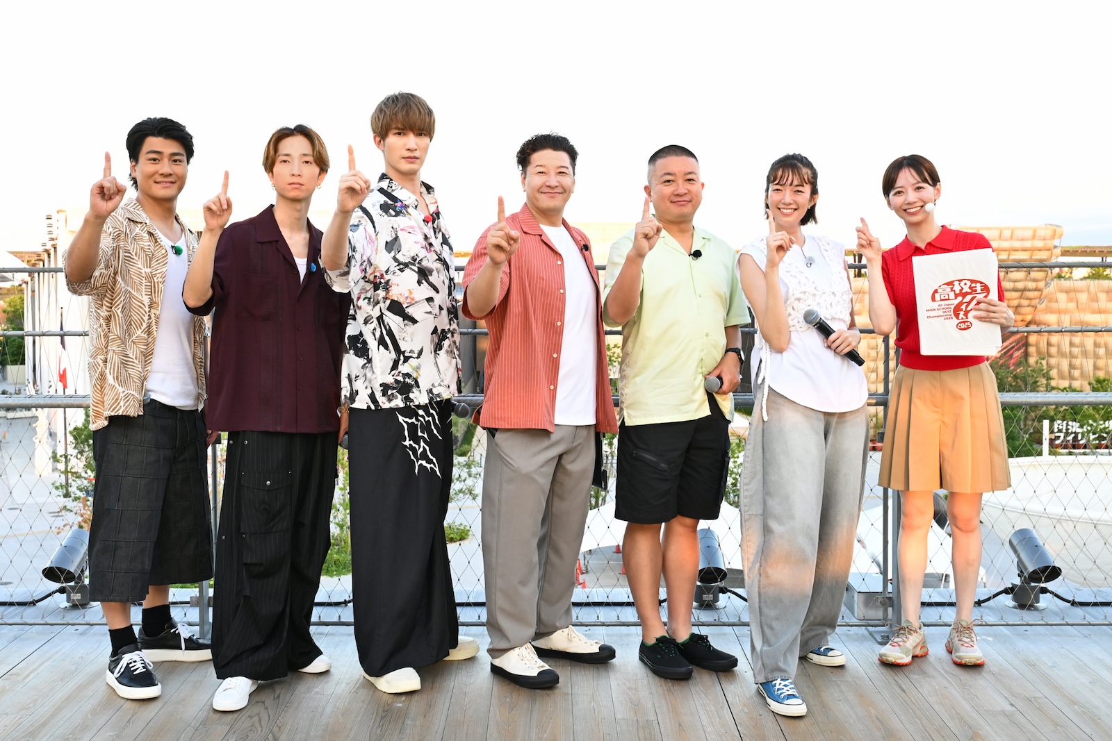 『高校生クイズ2025』に出演するSixTONES(森本慎太郎・田中樹・ジェシー)・チョコレートプラネット・佐藤栞里・石川みなみアナウンサー