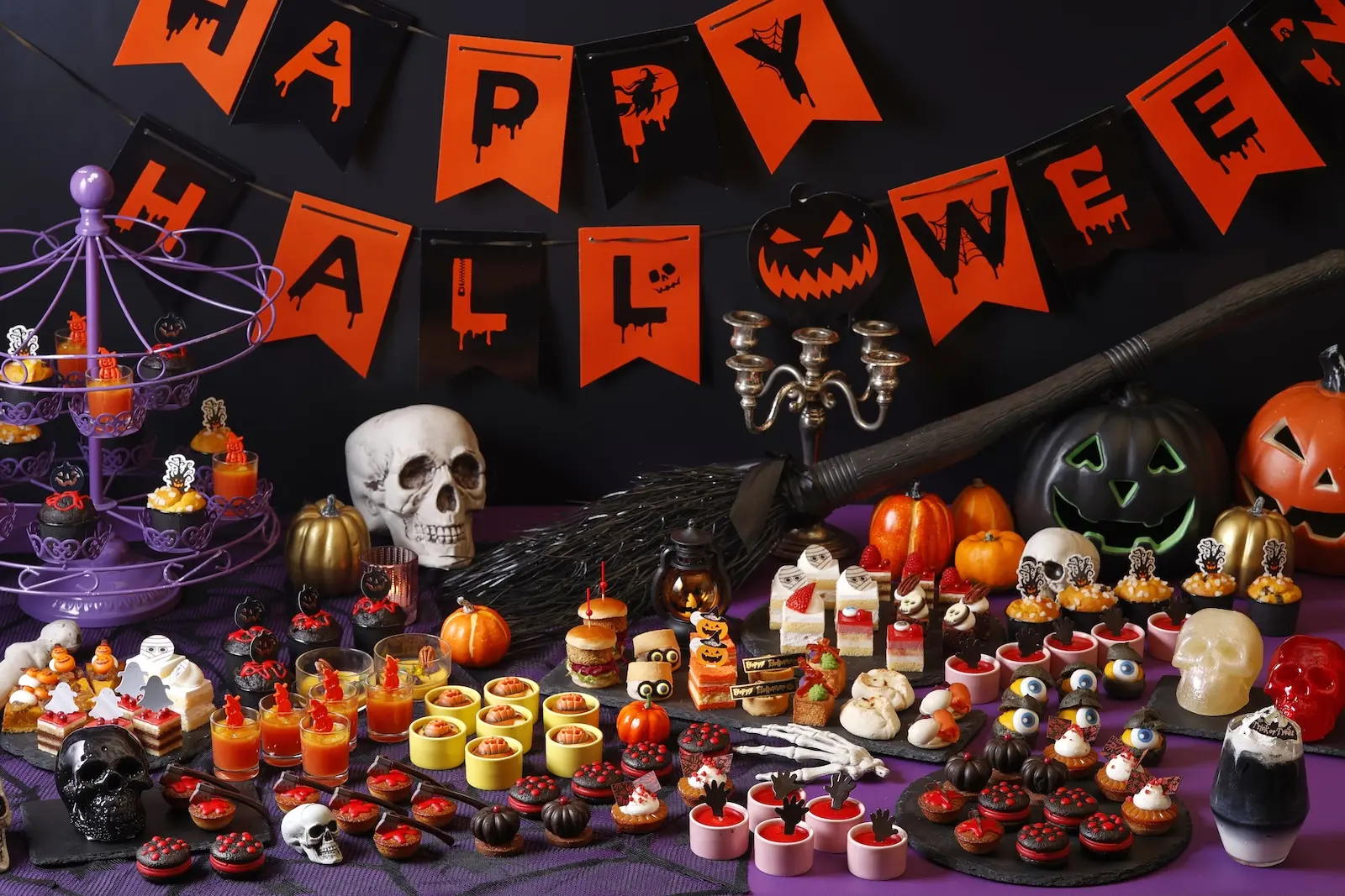 かぼちゃと骸骨の饗宴 初のスイーツブッフェも登場するハロウィン