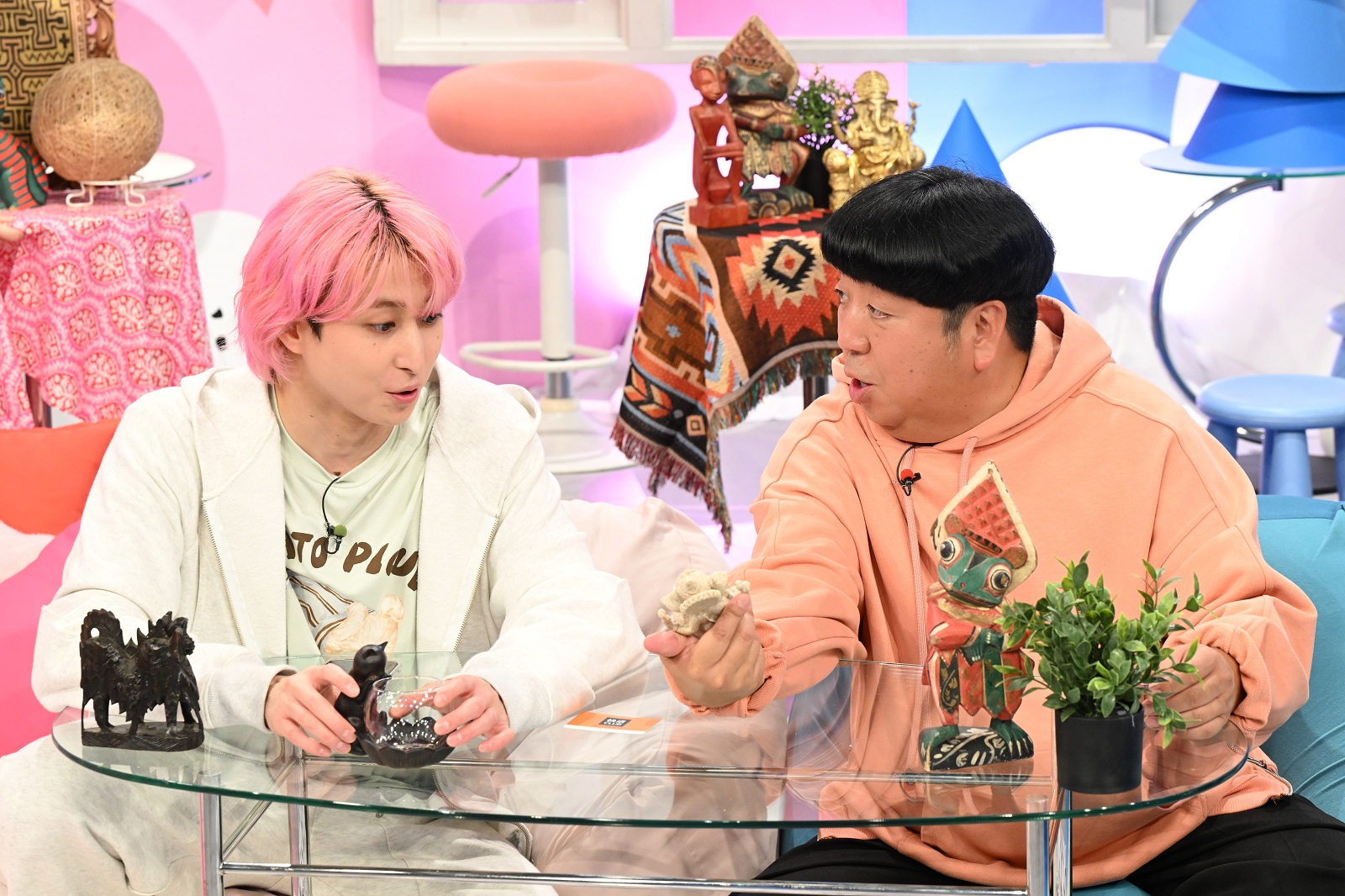 Snow Man佐久間大介とバナナマン日村勇紀の写真