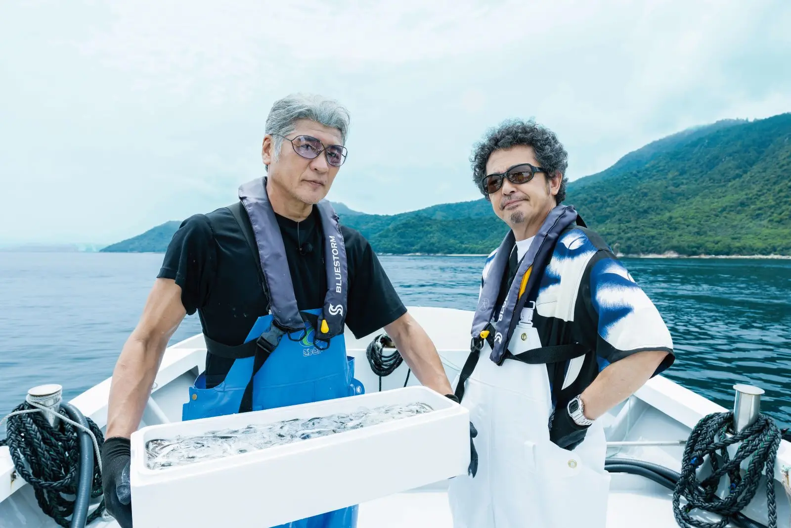 奥田民生と吉川晃司が故郷・広島に恩返し！初夏の風物詩「小イワシ