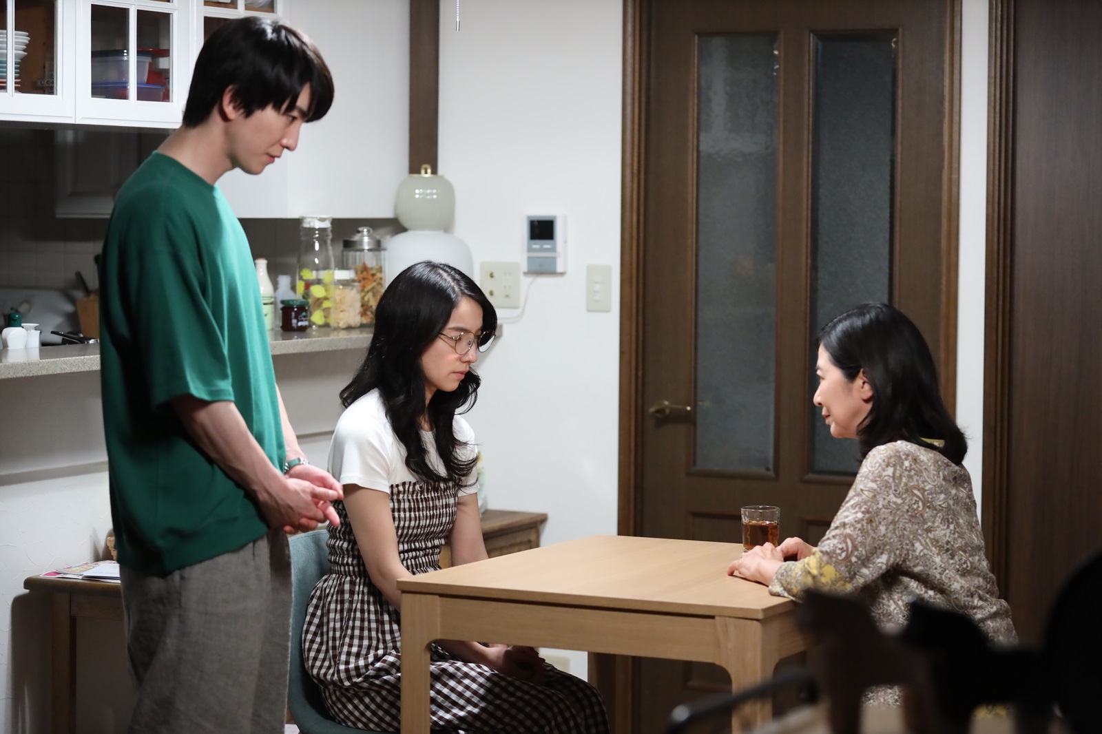 仁村紗和と前田公輝と宮崎美子の写真