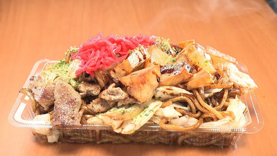 持ち帰り専門のやきそば店に遠方から客が続々！「片道3時間かける価値