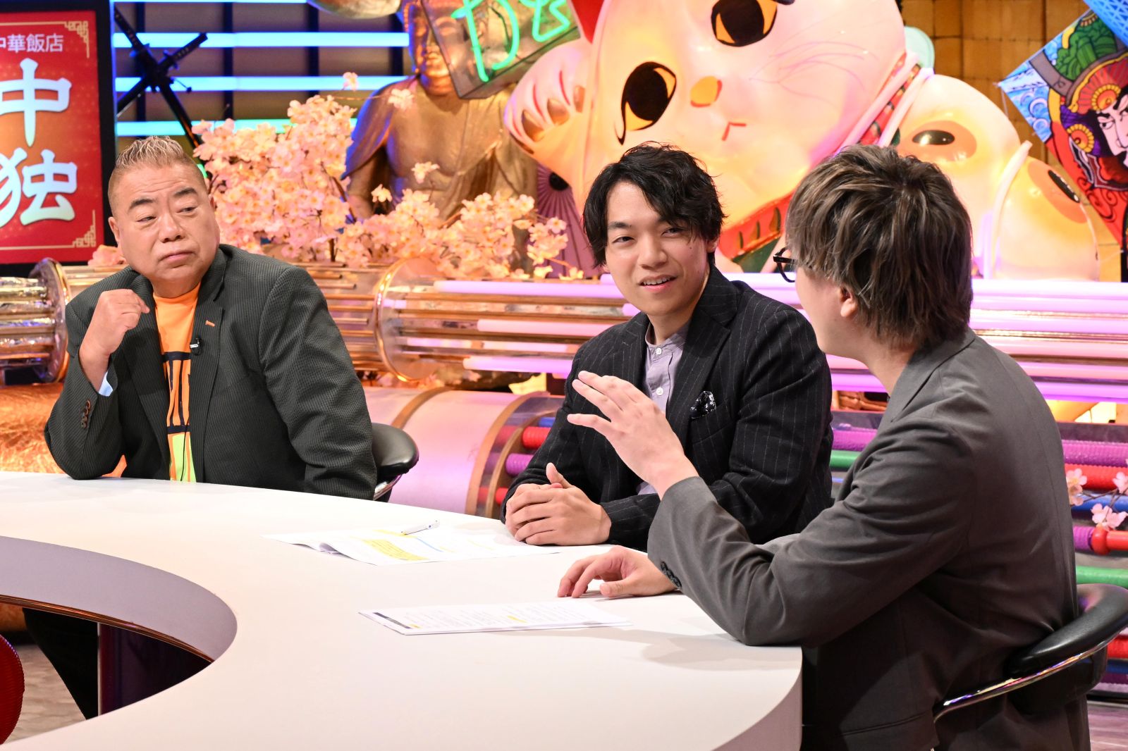 出川哲朗と伊沢拓司らの写真