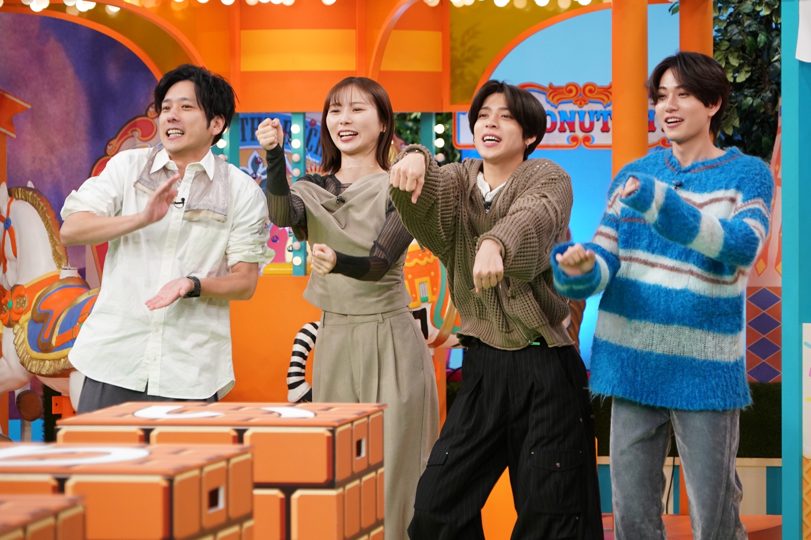 二宮和也、松島聡（SixTONES）、橋本将生（SixTONES）、朝日奈央の写真