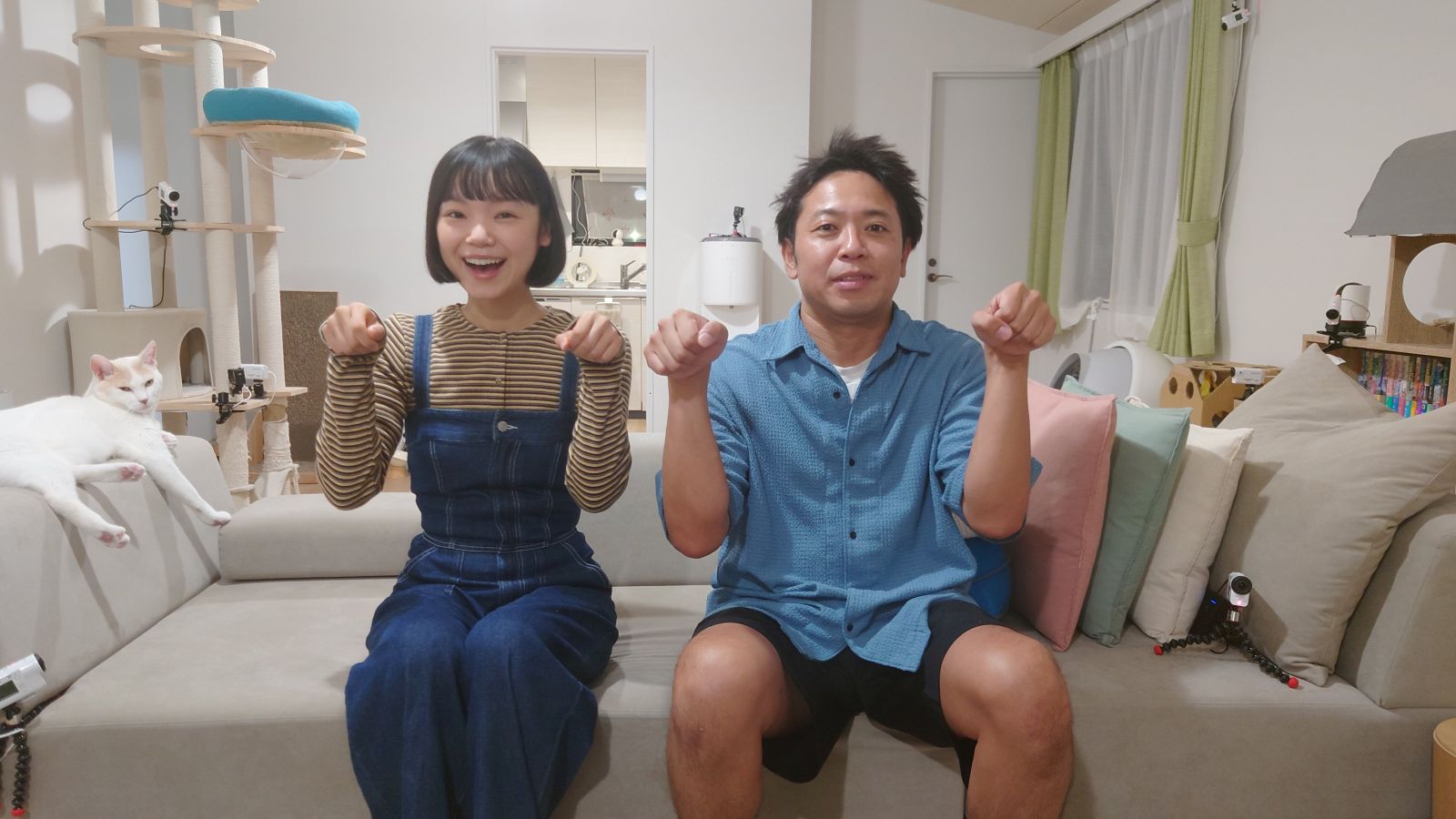 サンシャイン池崎、古川琴音の写真