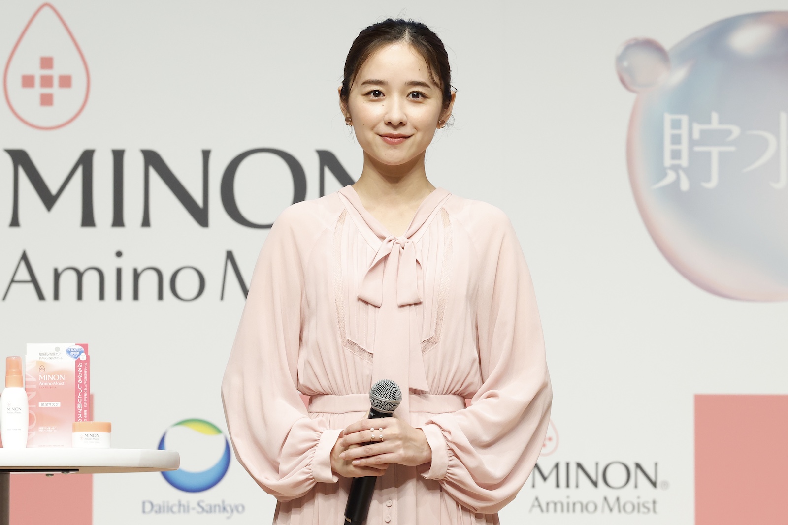 堀田真由の写真