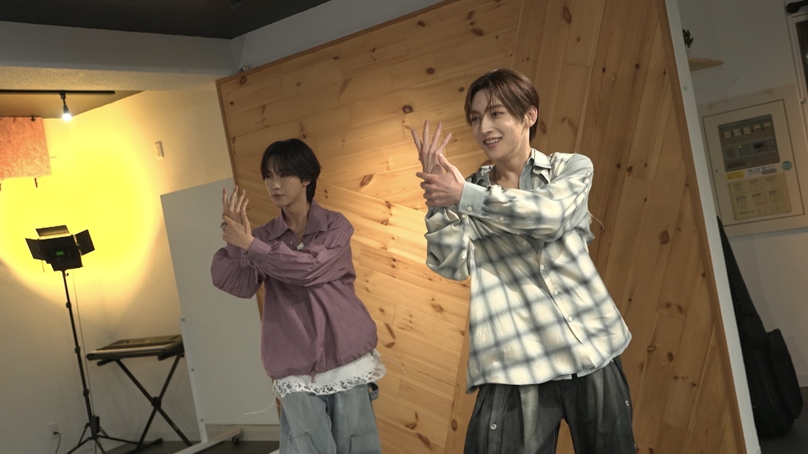 『ROIROM ROAD』に出演するROIROM