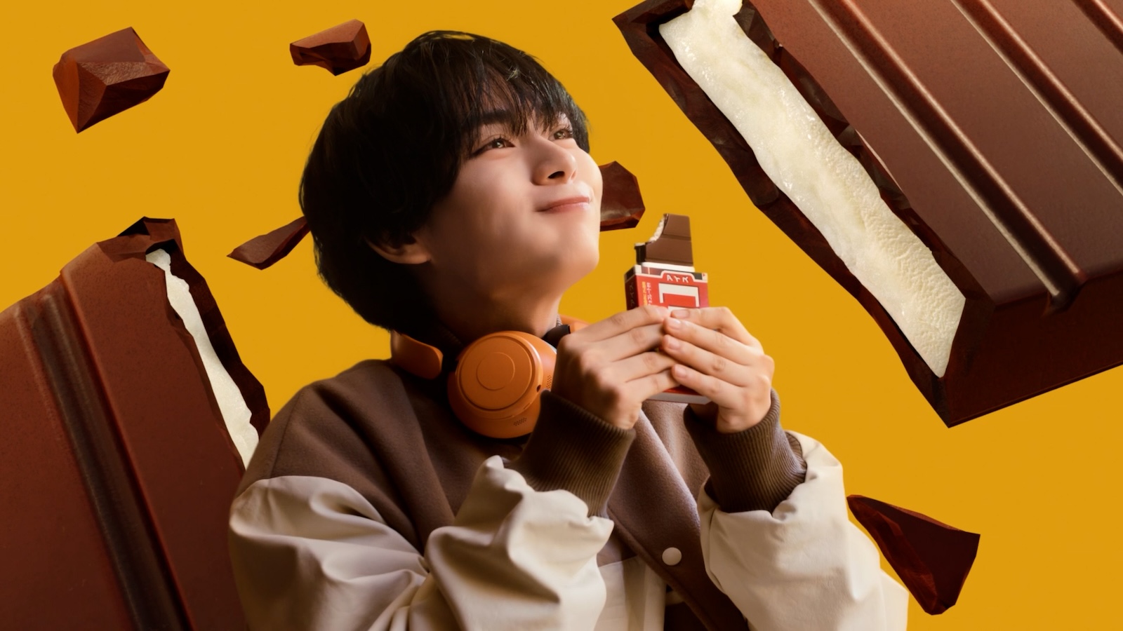 「板チョコアイス」の新TVCM「パキどけ」篇に出演するなにわ男子の大西流星