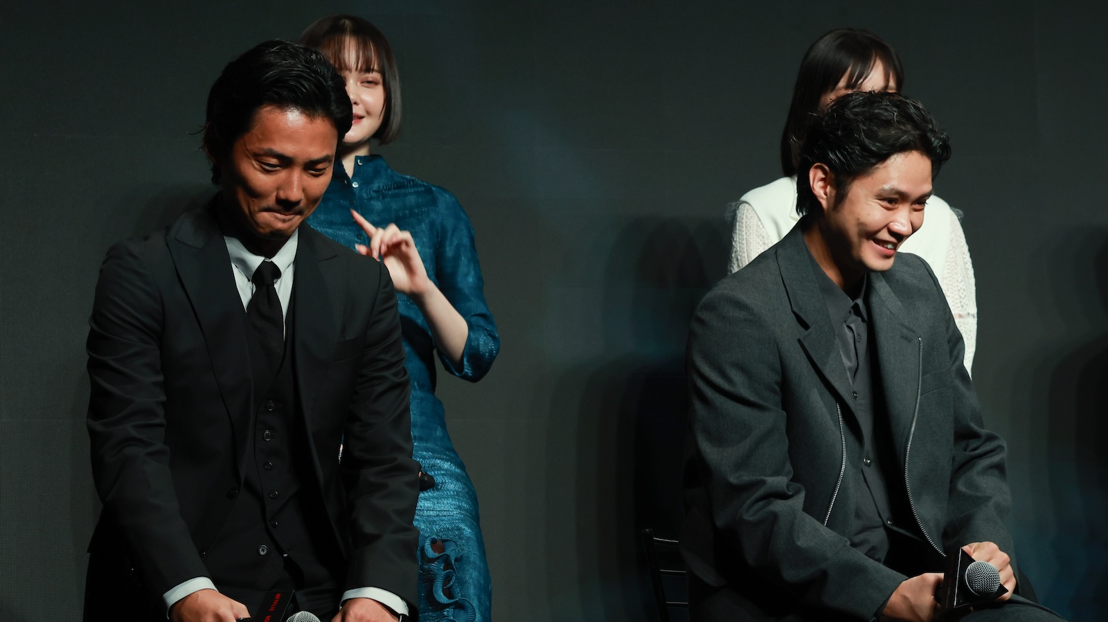 Netflixシリーズ『今際の国のアリス』グローバルファンイベントに登壇した磯村勇斗、毎熊克哉