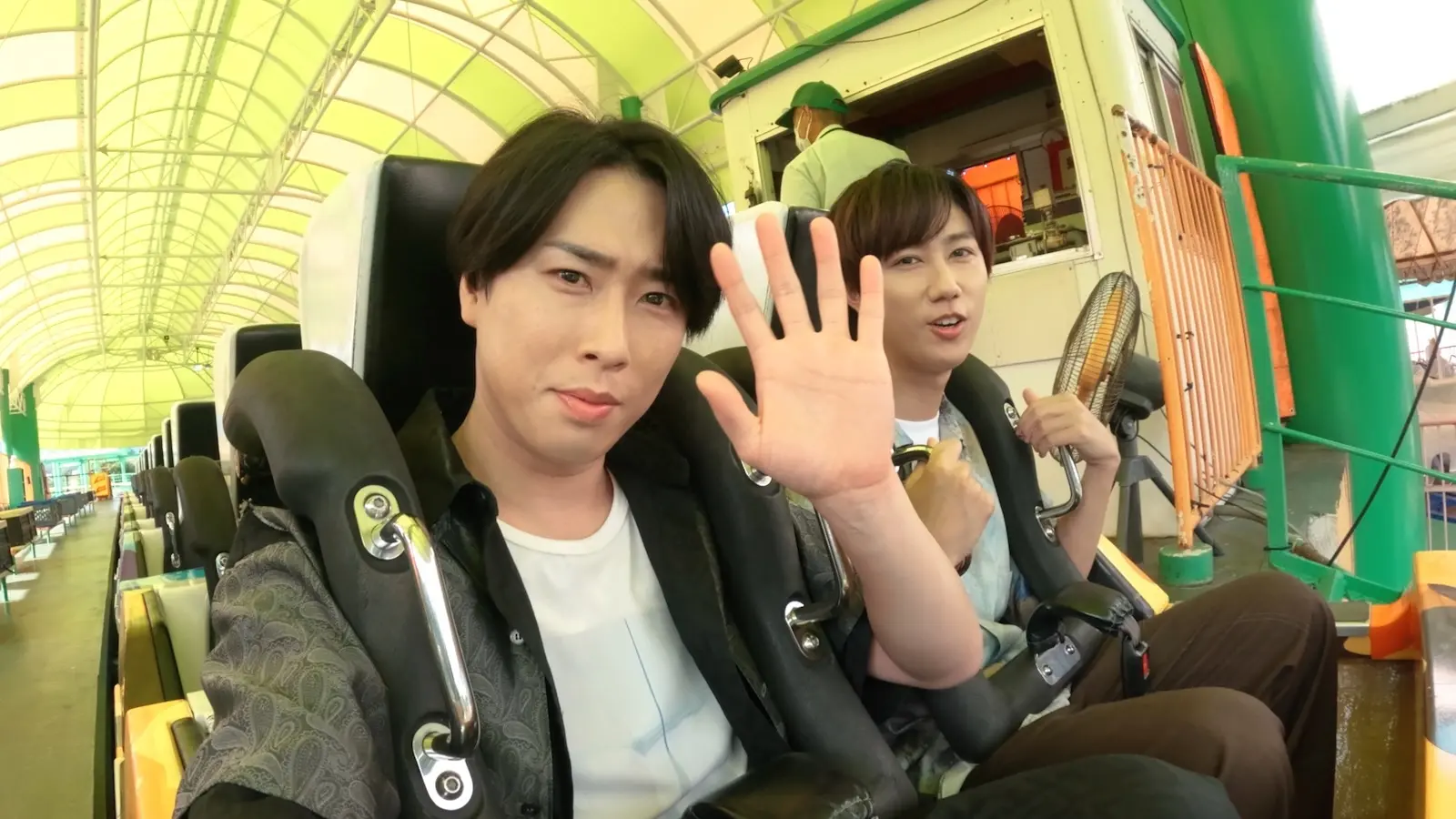 Snow Man・阿部亮平&宮舘涼太が鳥取砂丘やテーマパークを満喫！宮舘が