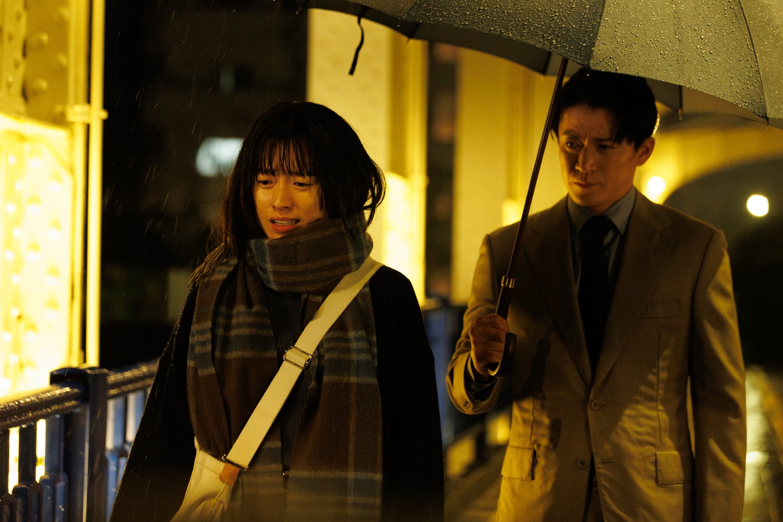 Netflixシリーズ『匿名の恋人たち』に出演する小栗旬、ハン・ヒョジュ