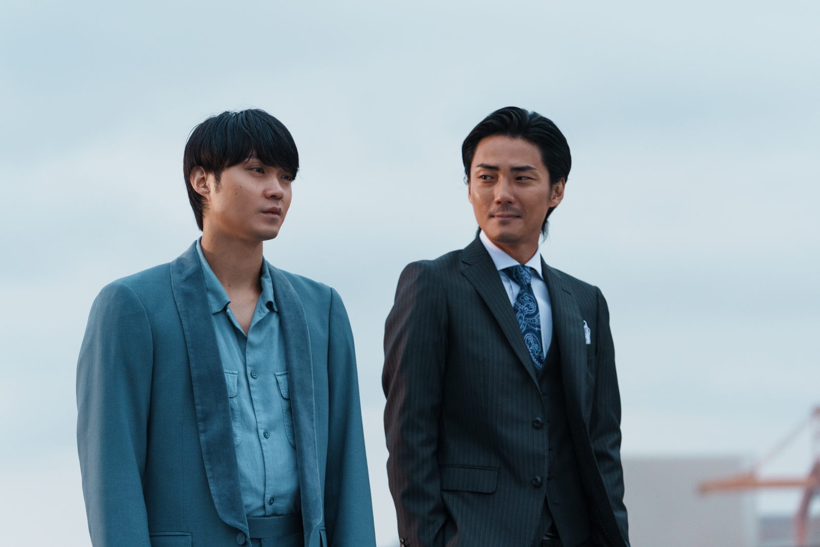 Netflixシリーズ『今際の国のアリス』に出演する磯村勇斗、毎熊克哉