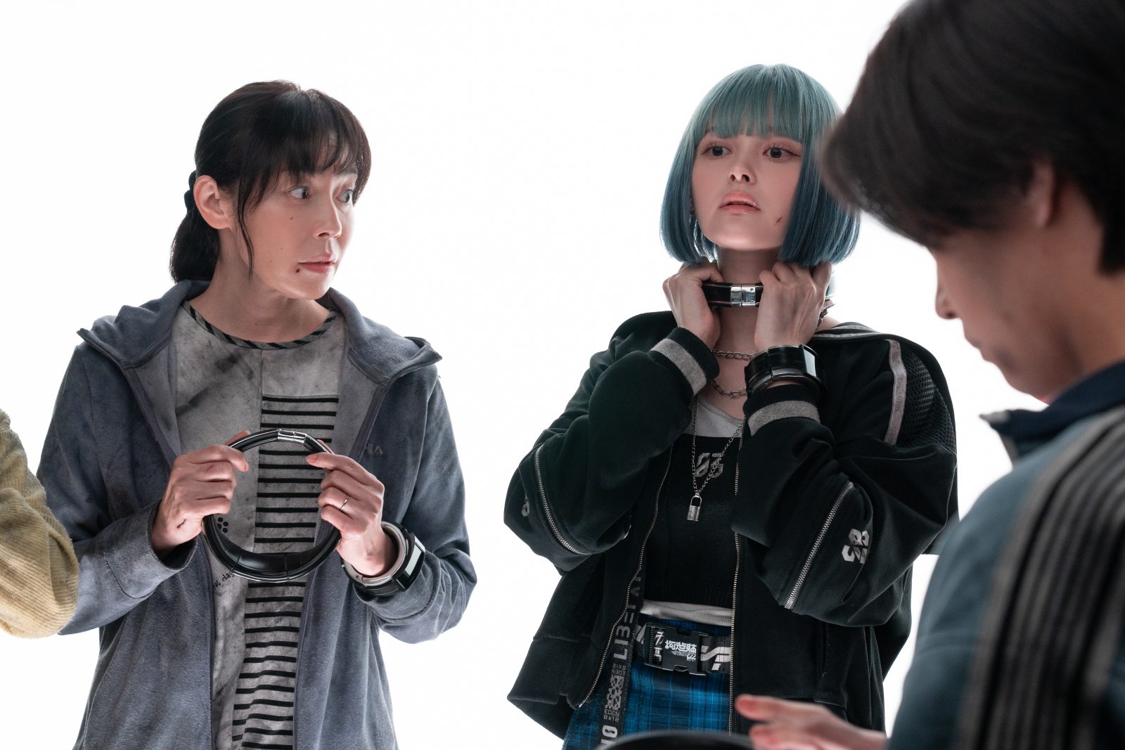 Netflixシリーズ『今際の国のアリス』に出演する須藤理沙、玉城ティナ