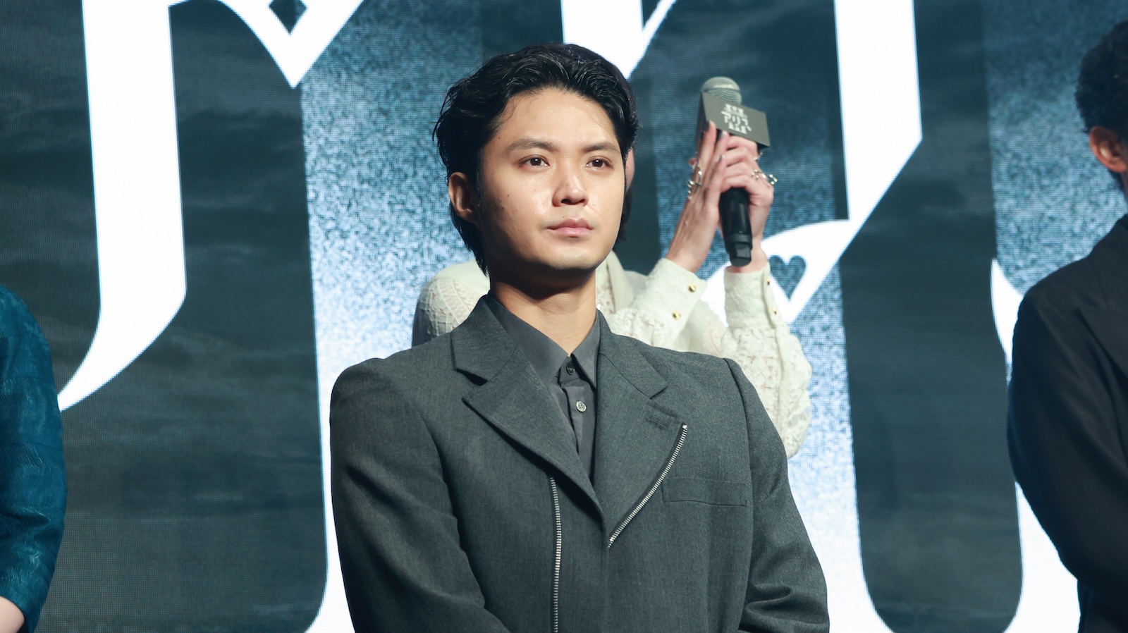 Netflixシリーズ『今際の国のアリス』グローバルファンイベントに登壇した磯村勇斗