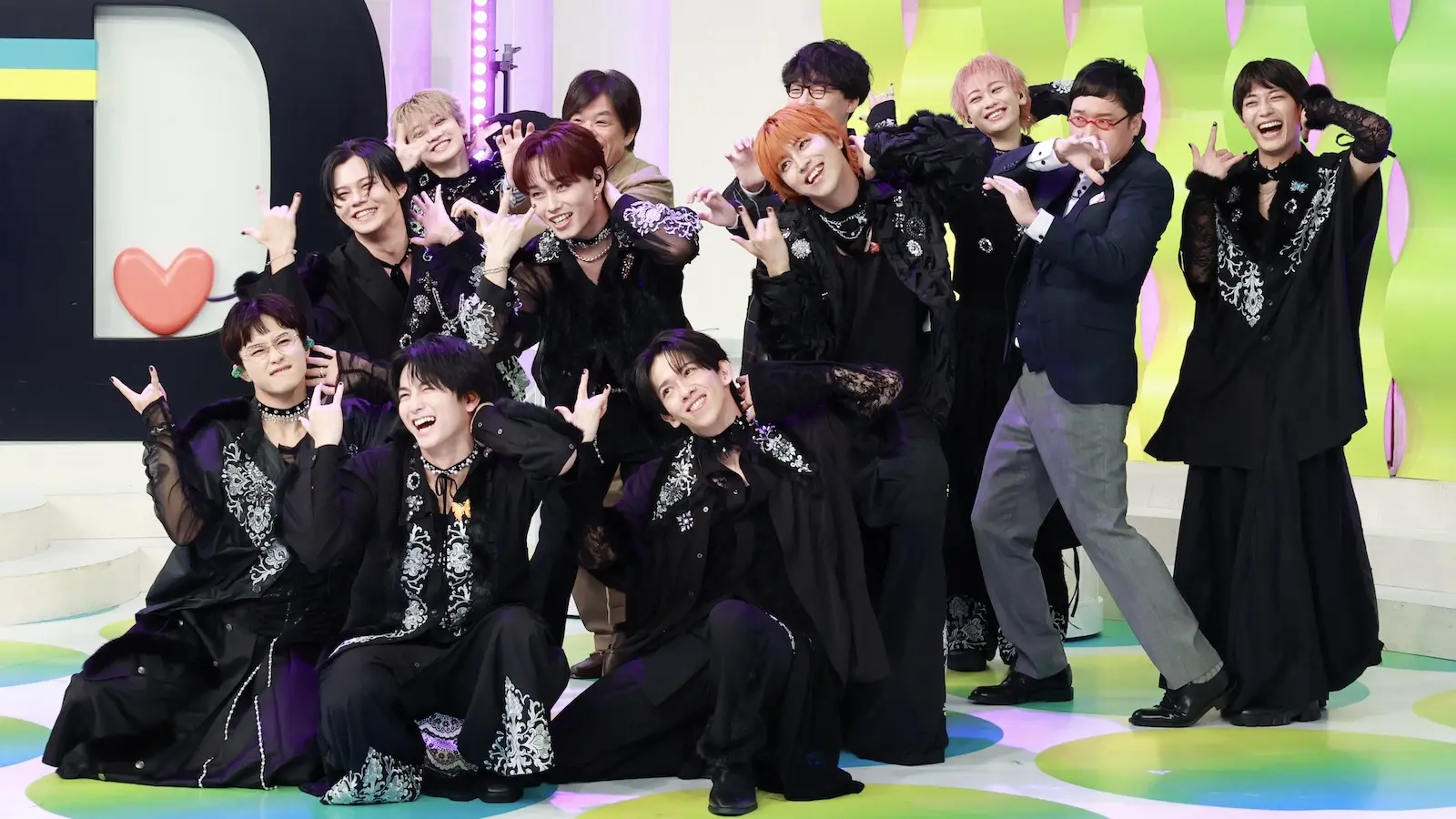 超特急、生放送中に“トレンド1位企画”に再び挑戦！“爪トゲダンス”で