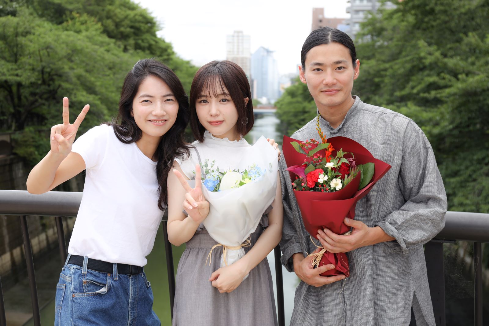 仁村紗和となえなのと野村周平の写真
