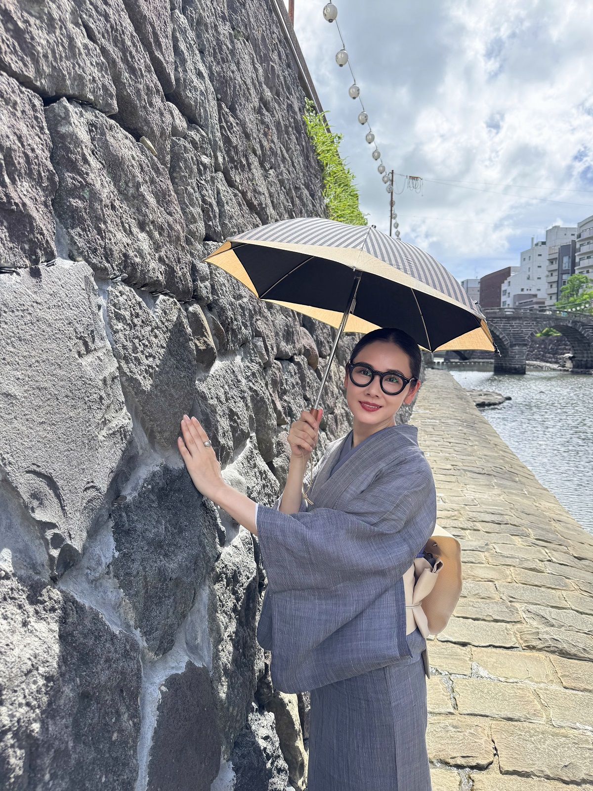 吉田羊の写真