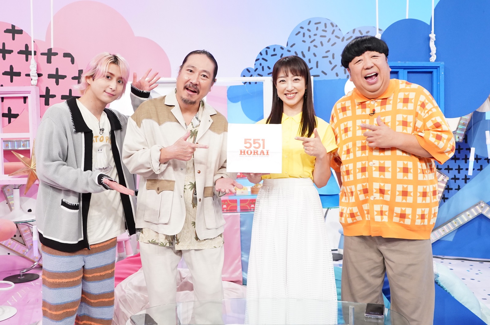 Snow Man佐久間大介、バナナマン日村勇紀とフリーアナウンサー・川田裕美、笑い飯・西田幸治の写真