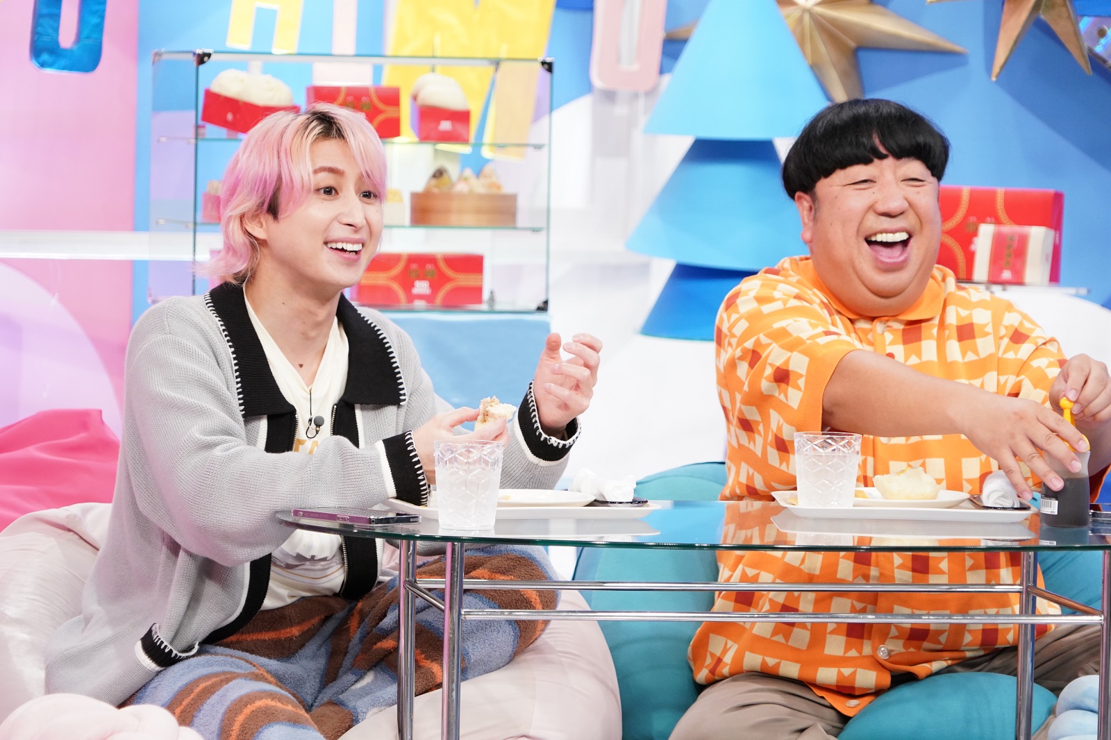 Snow Man佐久間大介とバナナマン日村勇紀の写真
