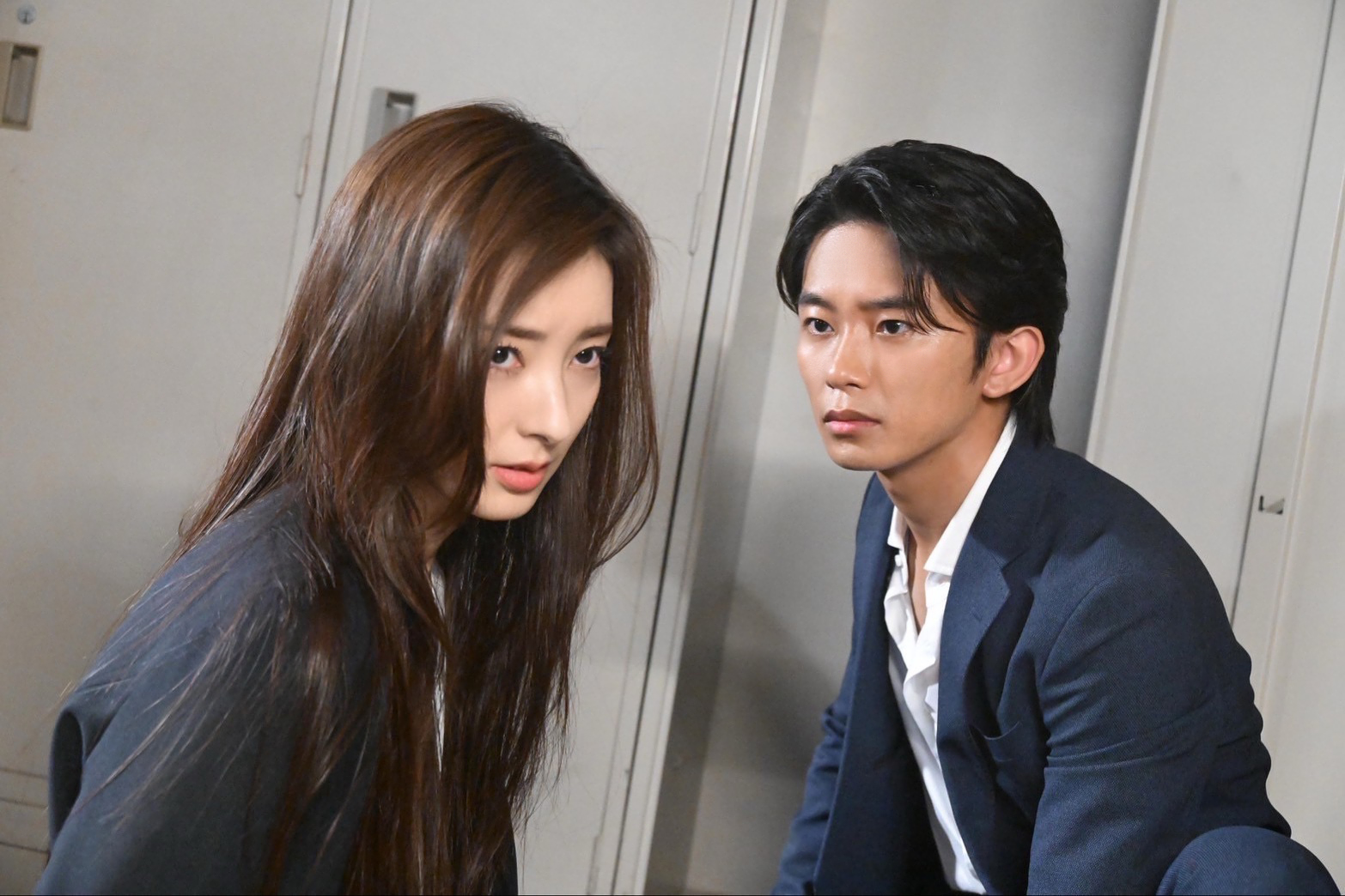伊吹裕志（加藤清史郎）、駿河紗季（宮本茉由）の写真