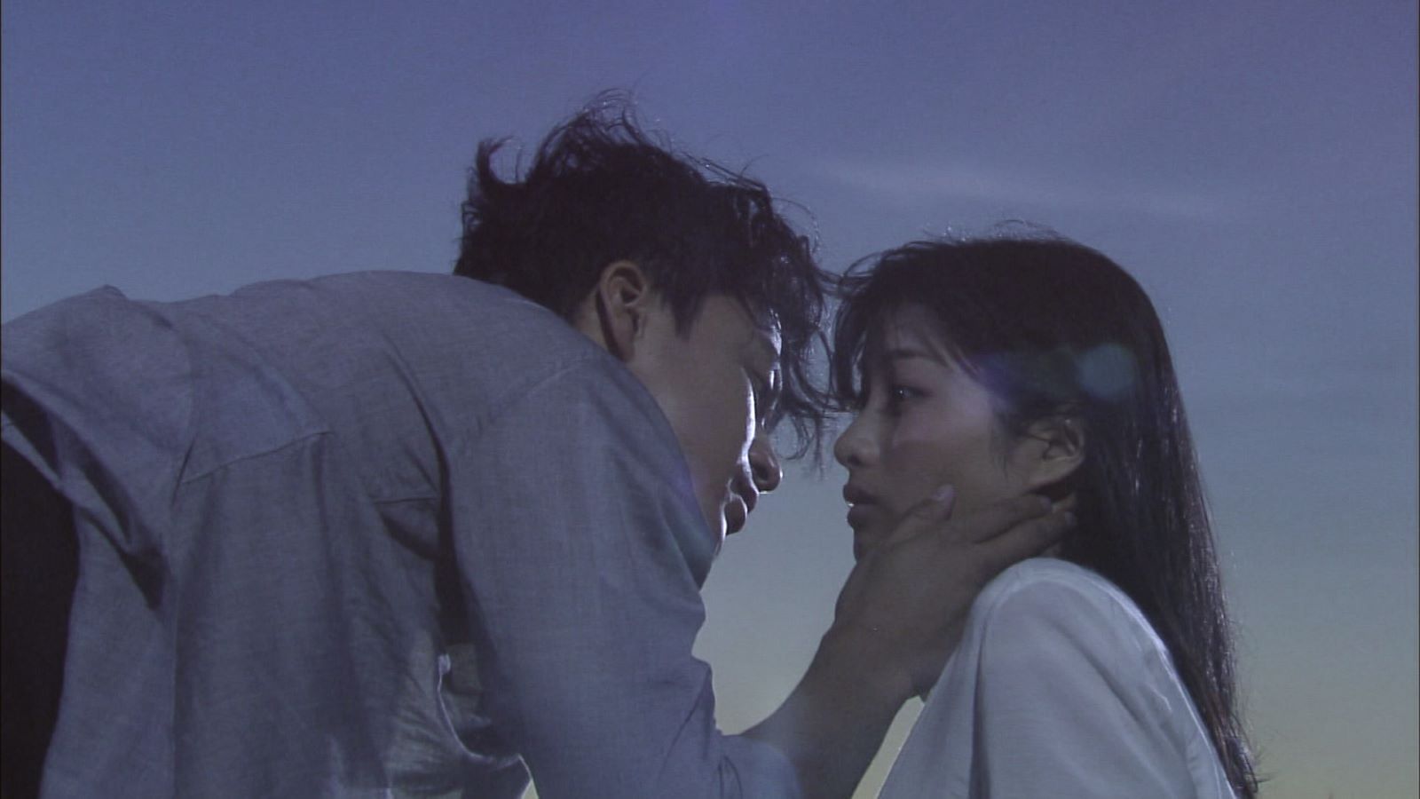 小栗旬と石原さとみの写真
