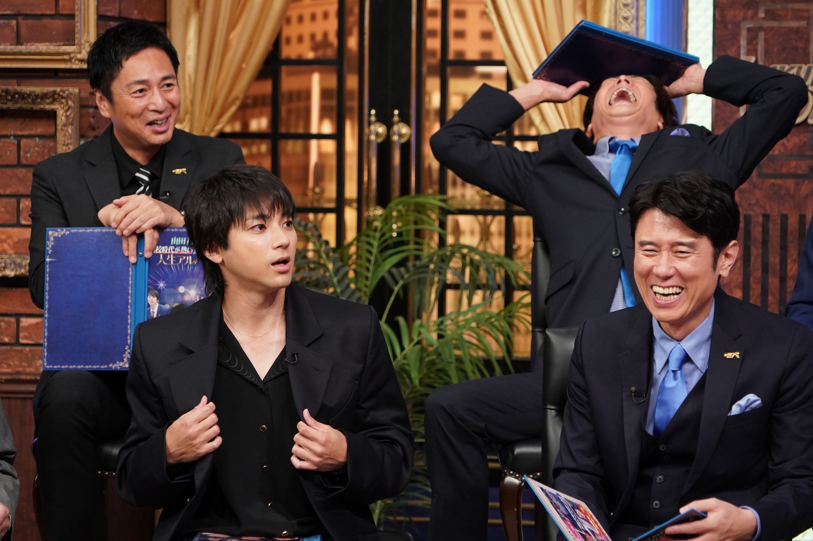 山田裕貴らの写真