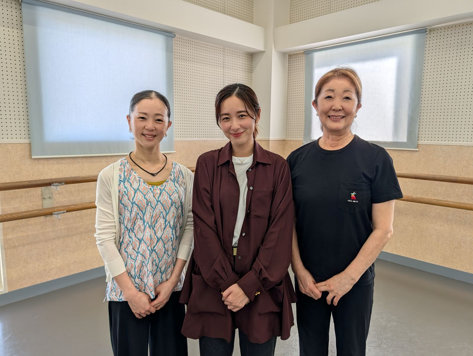 堀田真由らの写真